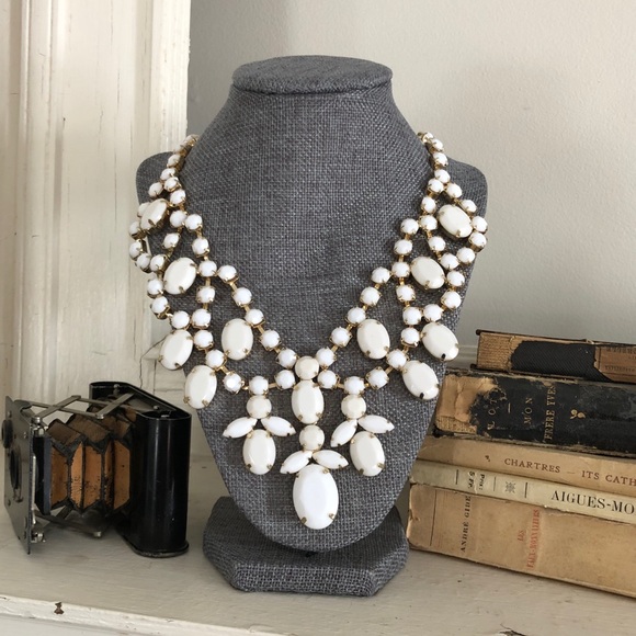 Jewelry - Elaborate gold white bib necklace costume jewelry